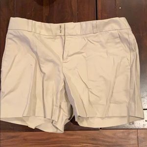 Banana Republic 4.5” shorts